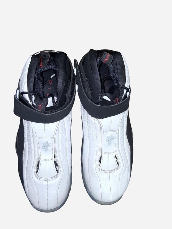 Nike Air Penny IV Hardaway Size 13
Men\'s White and Black High-Top Athletic Shoes main image 4